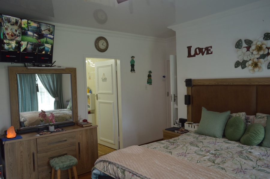 6 Bedroom Property for Sale in Doringkruin North West